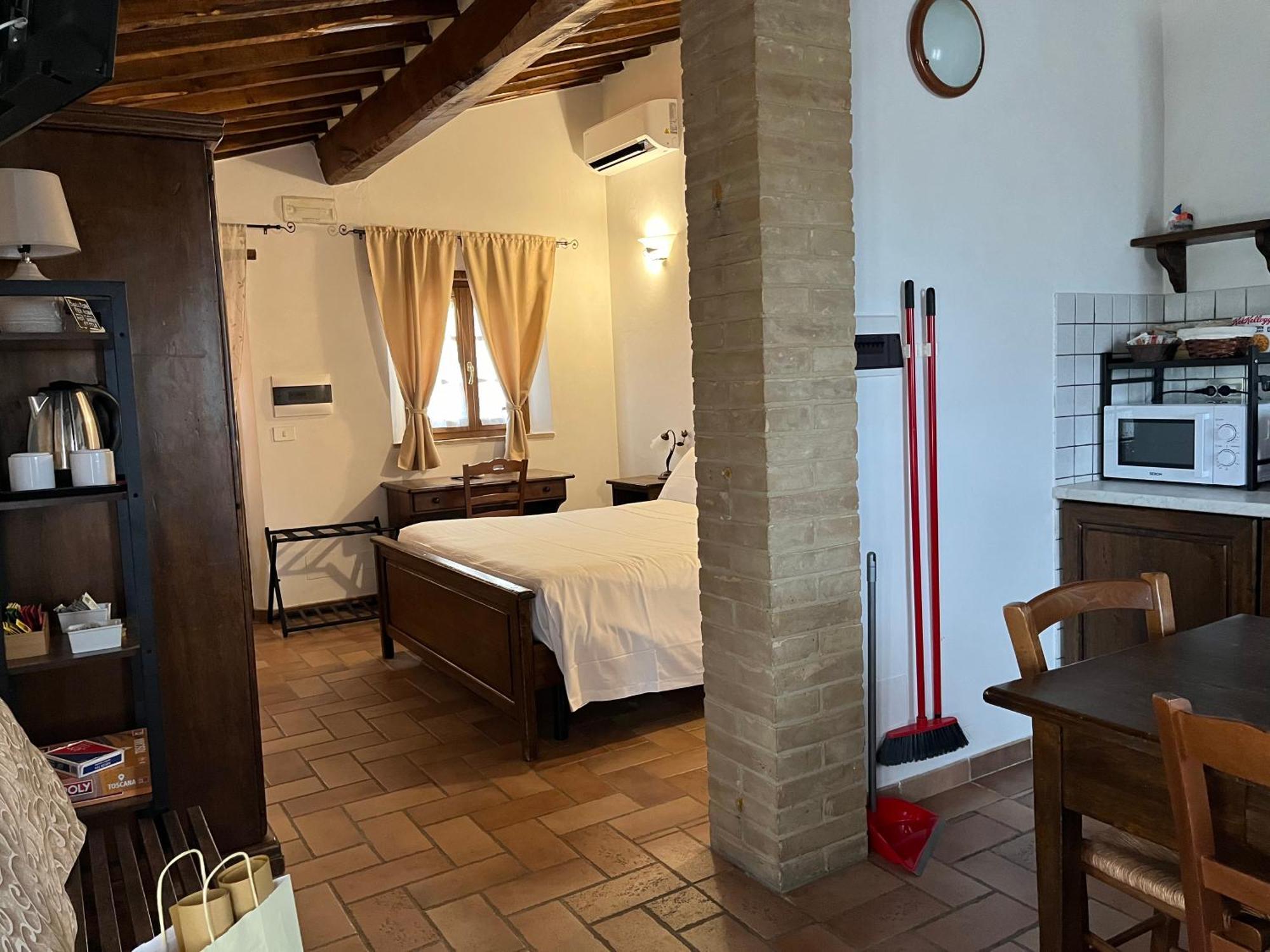 Agriturismo Le Querciole In Val D'Orcia Bagno Vignoni Ruang foto